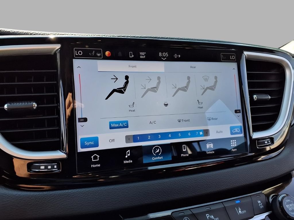 Used 2024 Chrysler Pacifica Touring-L FWD image 8
