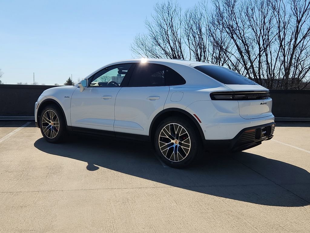 New 2026 Porsche Macan 4S Electric image 3