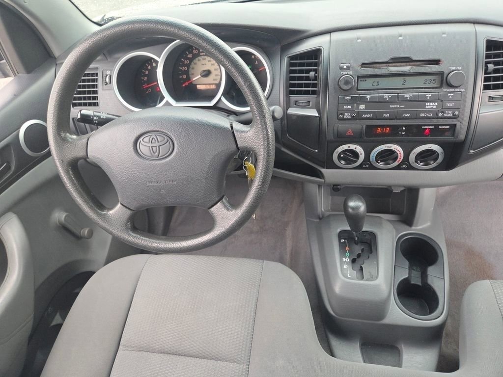 Used 2010 Toyota Tacoma 2WD Regular Cab image 4