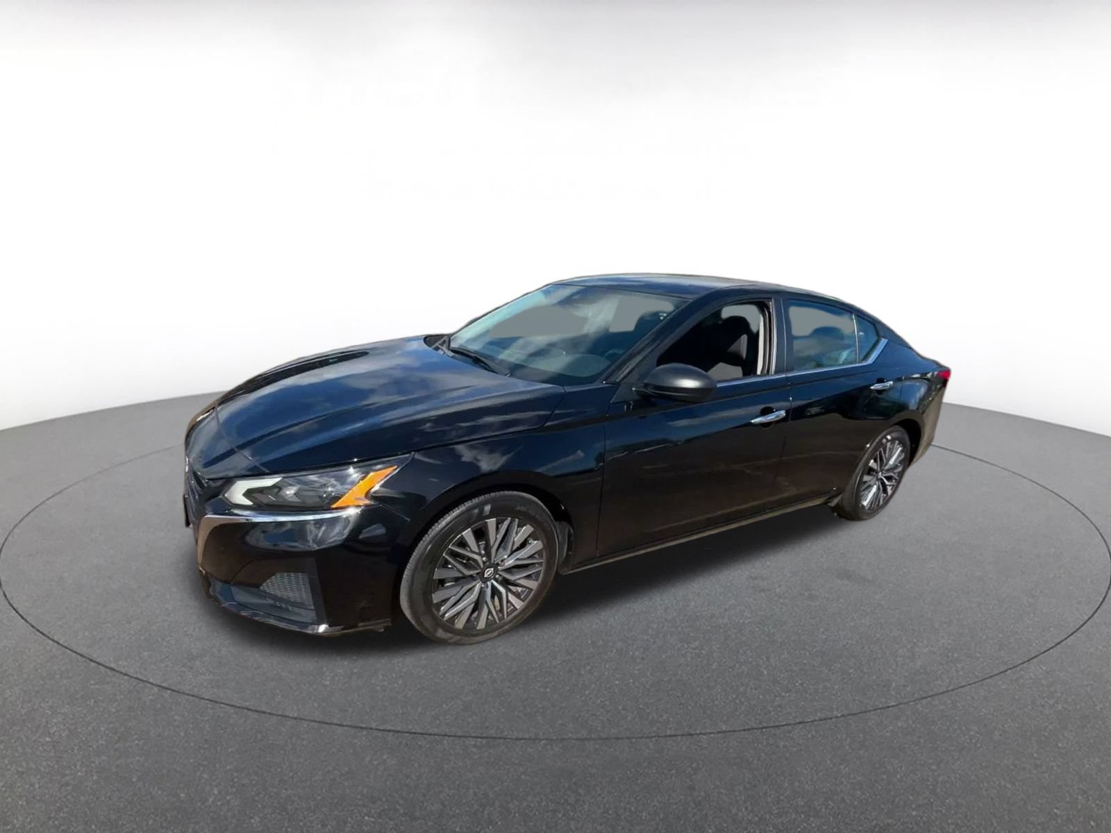 Used 2024 Nissan Altima 2.5 SV FWD image 7