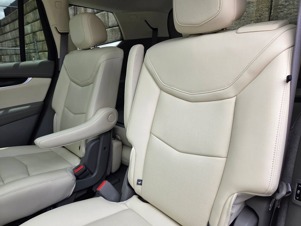 Used 2024 Cadillac XT6 Premium Luxury AWD/4WD image 35