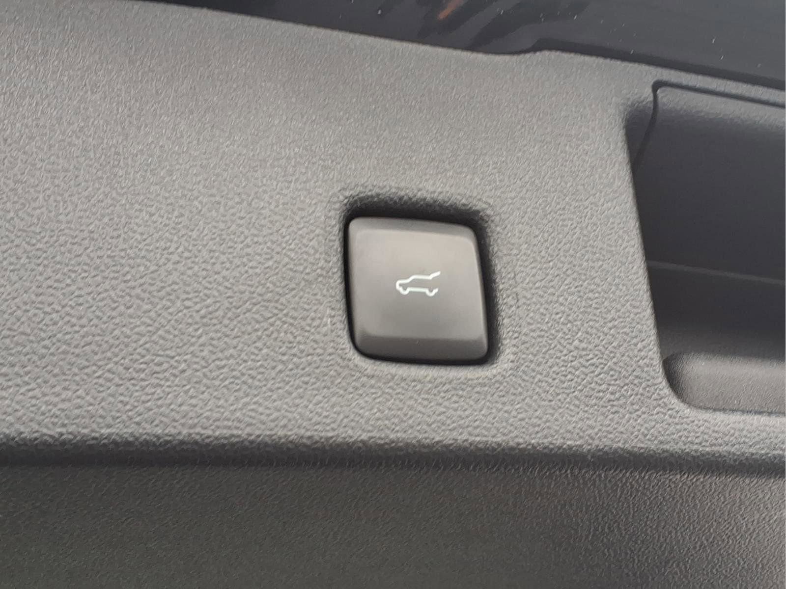 Used 2024 Ford Escape SE w/ PHEV Premium Package image 32