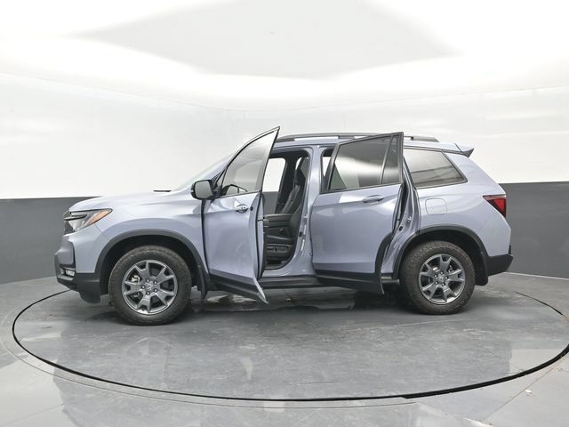 Used 2025 Honda Passport TrailSport image 30