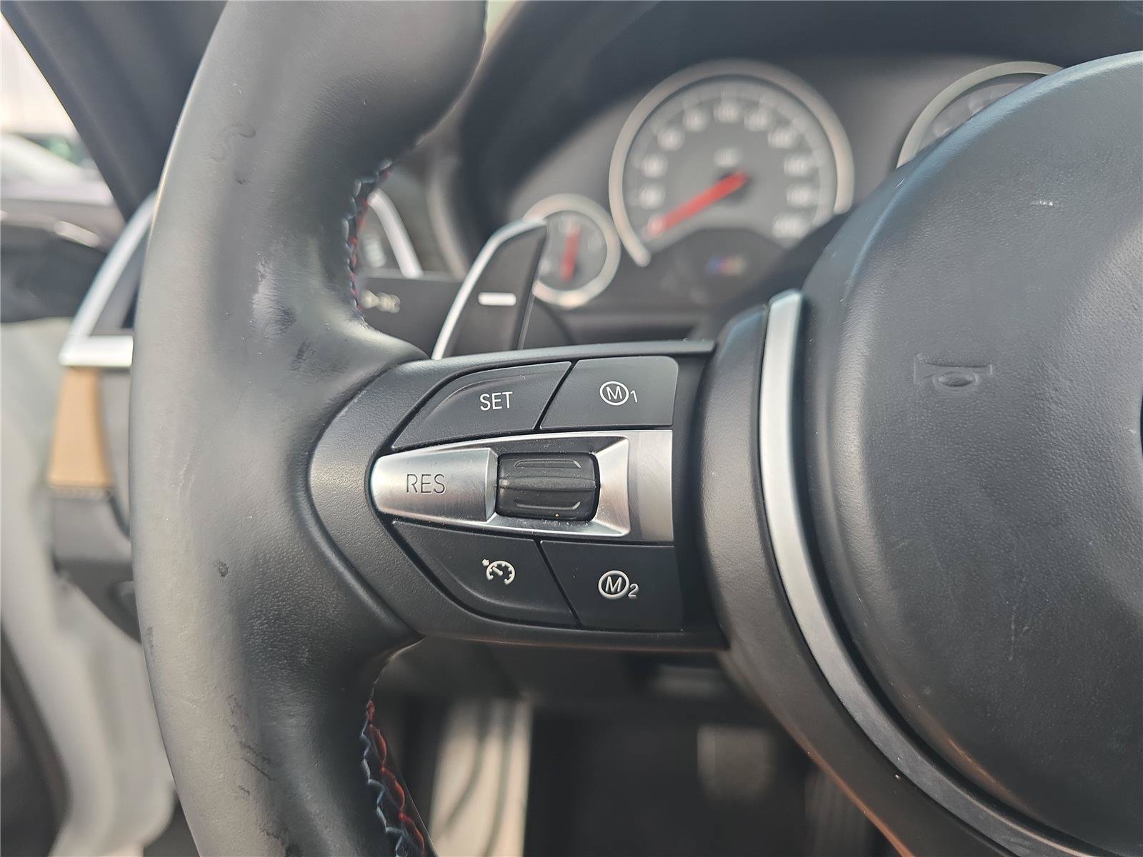 Used 2018 BMW M4 Convertible RWD image 21