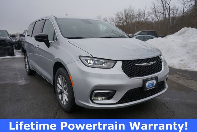 New 2026 Chrysler Pacifica Select image 15