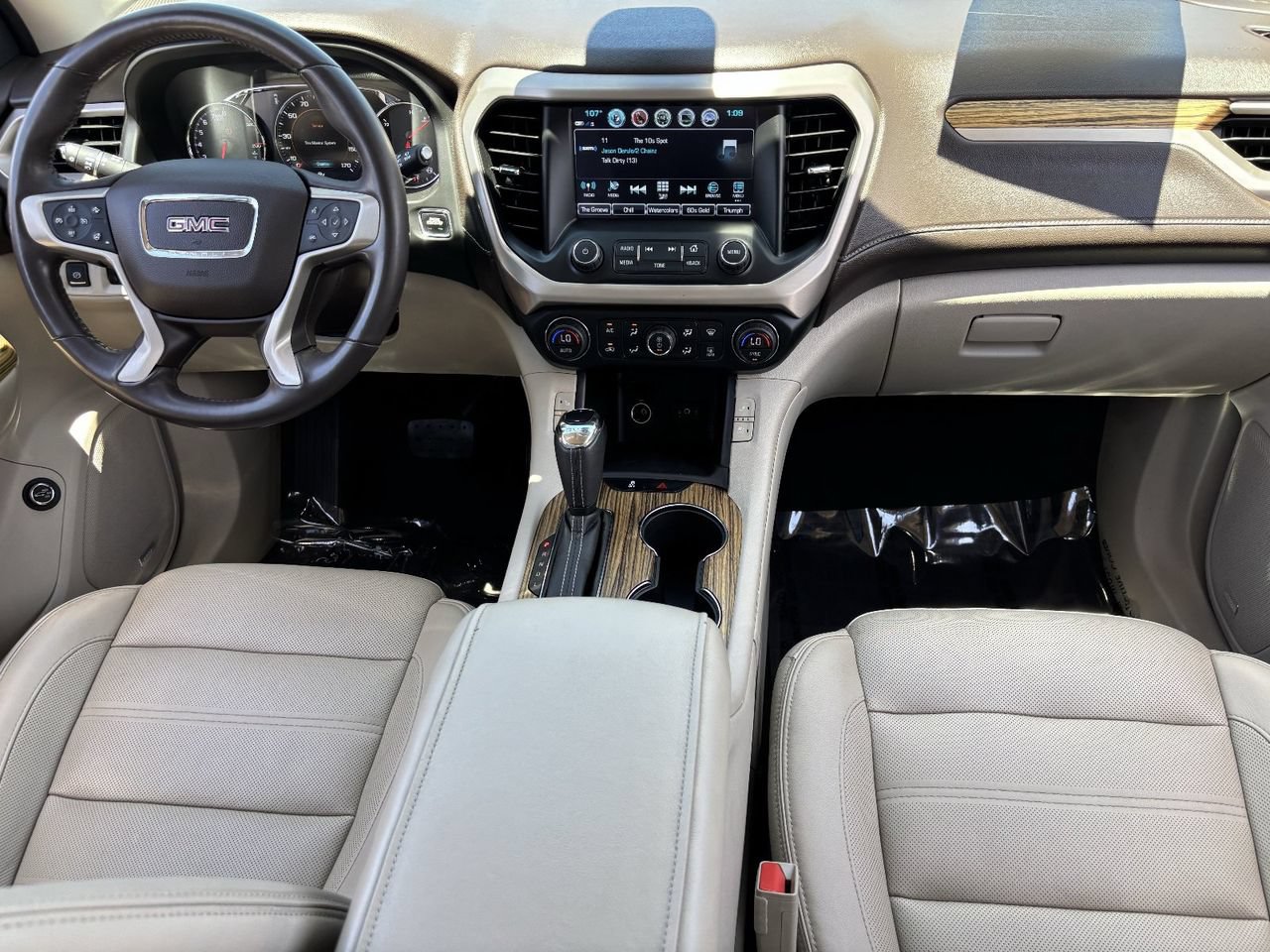 Used 2019 GMC Acadia Denali w/ Technology Package FWD image 13