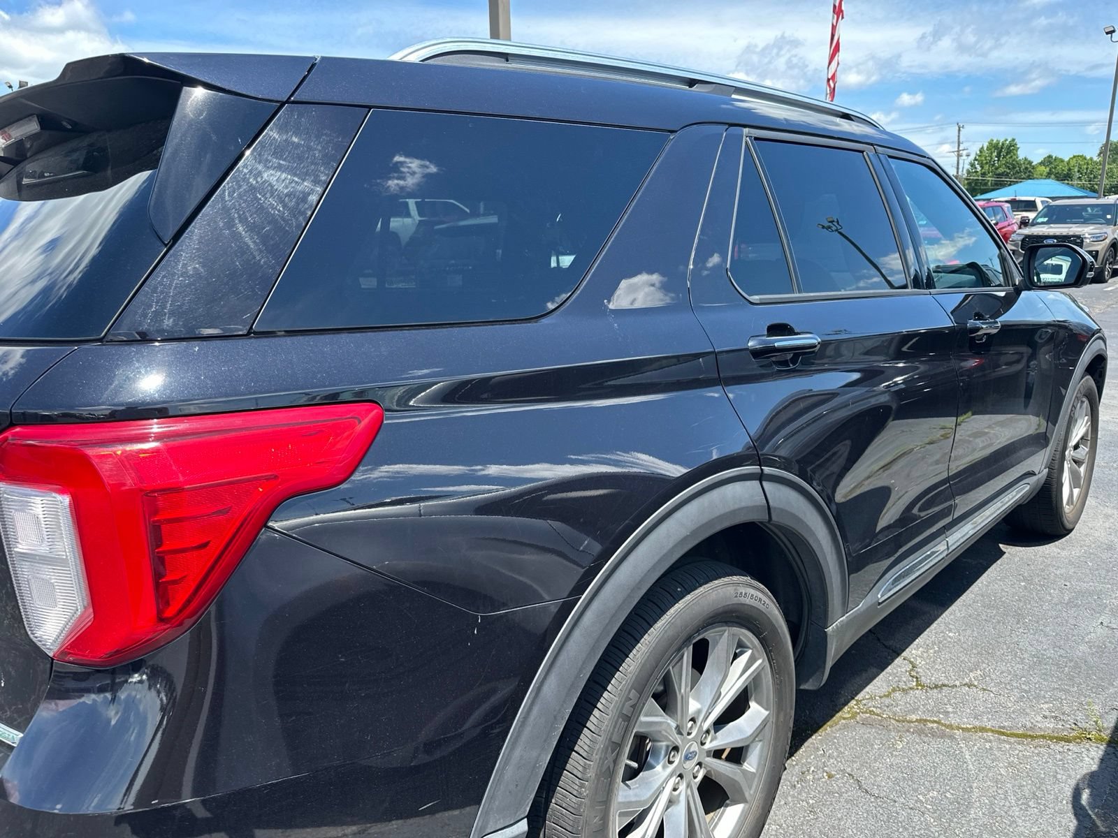 Used 2020 Ford Explorer Limited RWD image 3