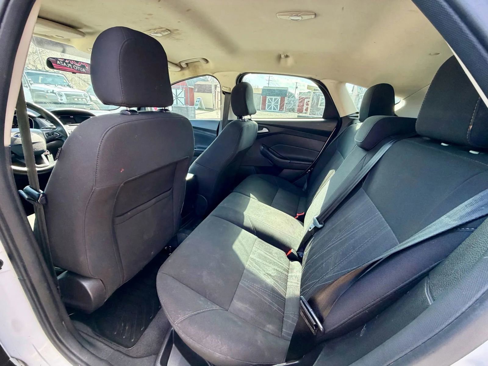 Used 2015 Ford Focus SE image 11