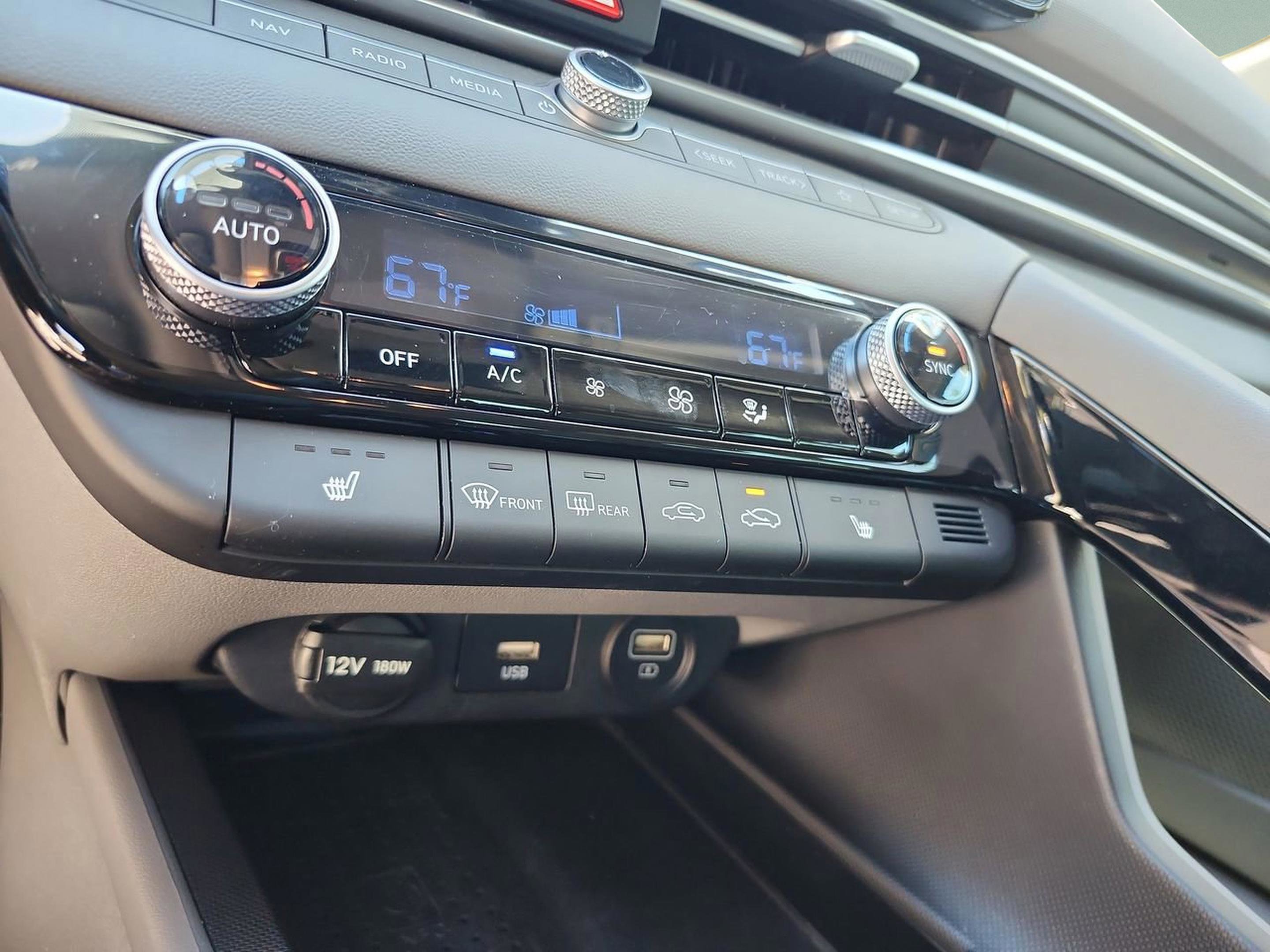 Used 2023 Hyundai Elantra SEL w/ Convenience Package image 23