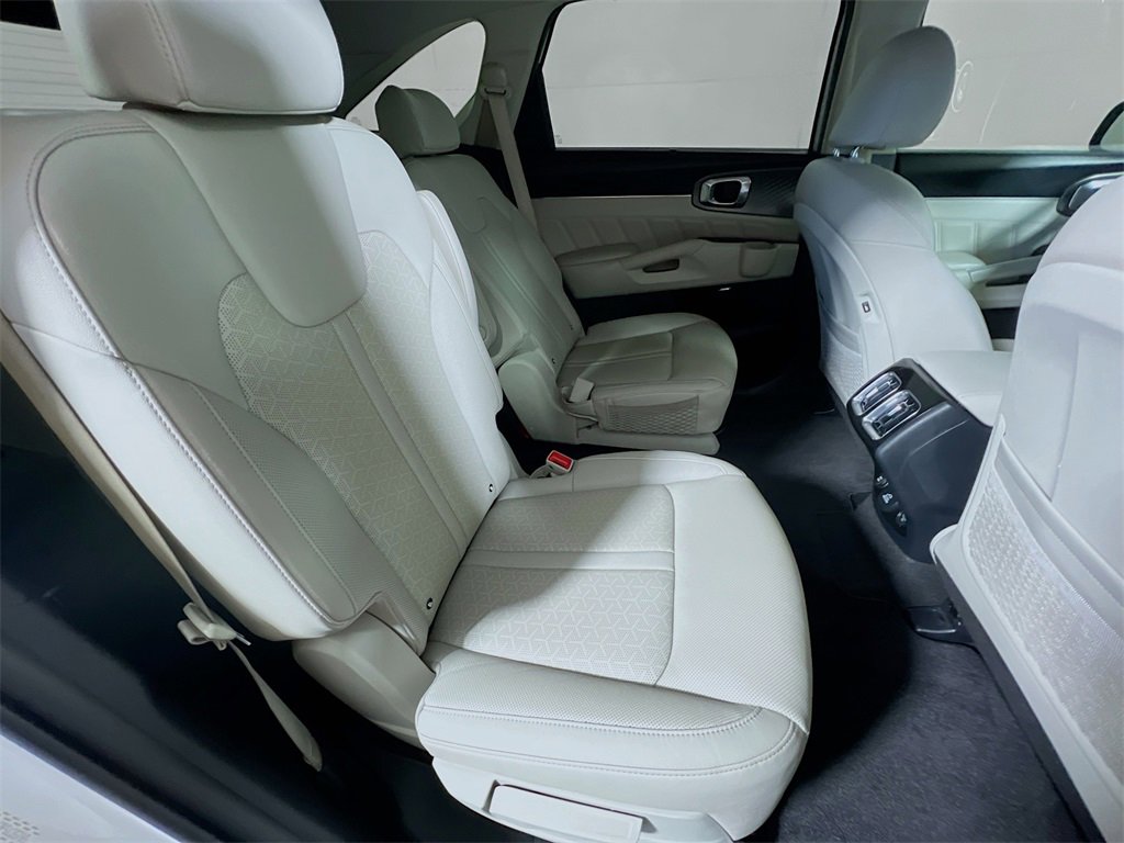 Used 2023 Kia Sorento SX Prestige image 26