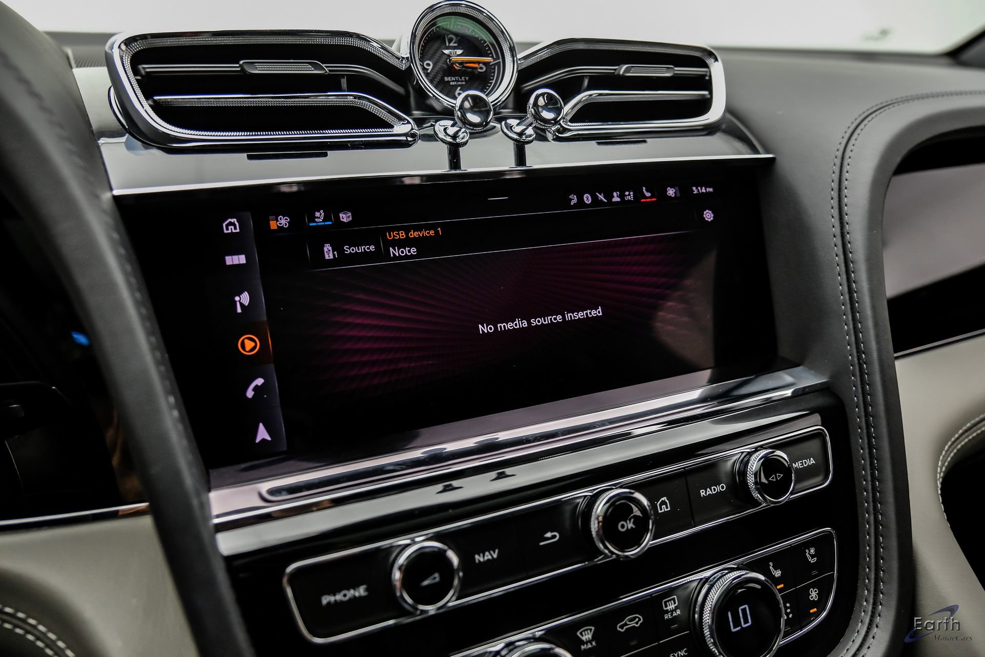 Used 2022 Bentley Bentayga AWD/4WD image 80