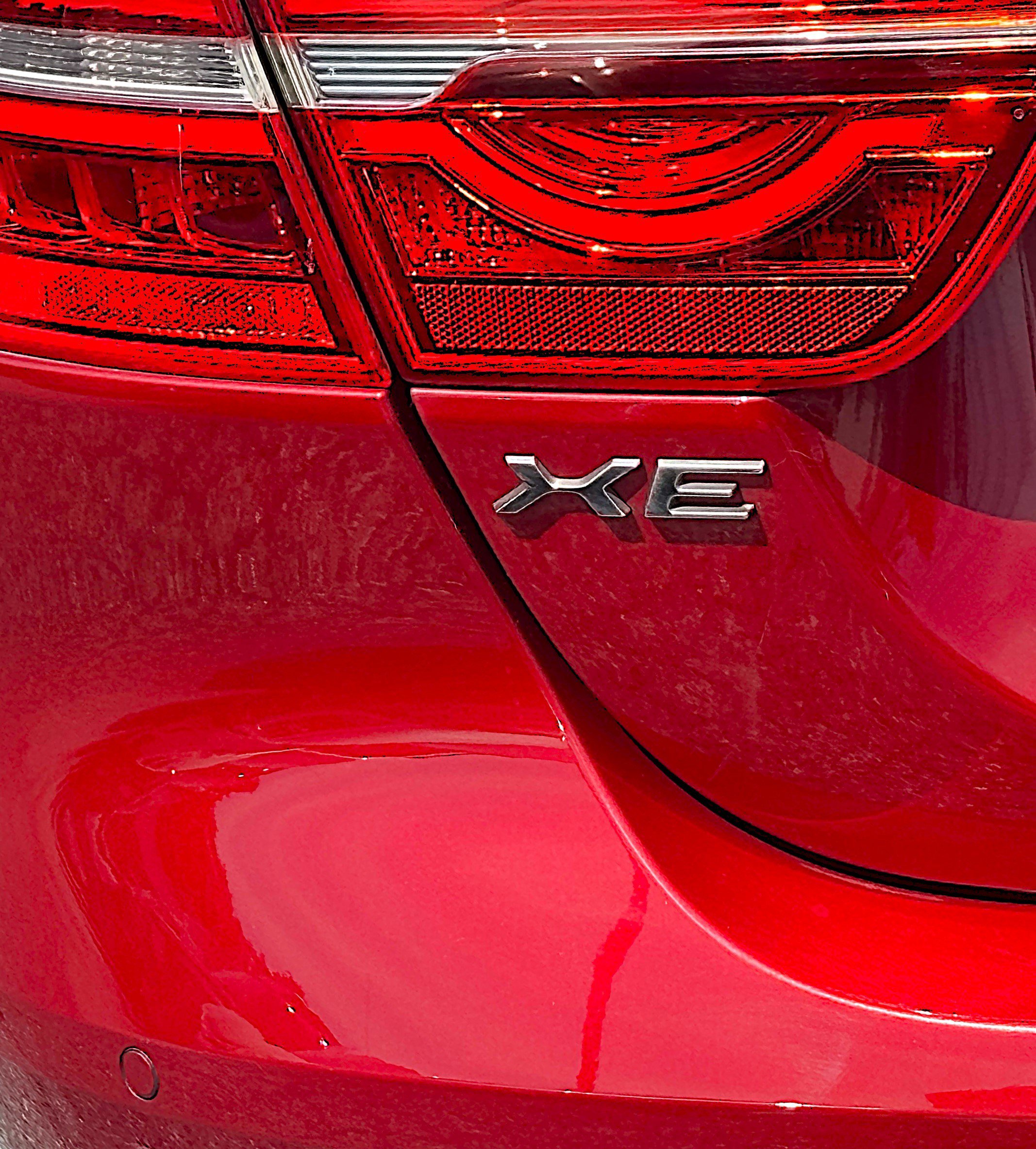 Used 2018 Jaguar XE R-Sport image 40
