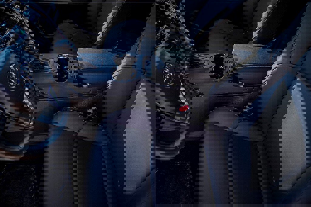 Used 2024 Toyota Venza LE image 9