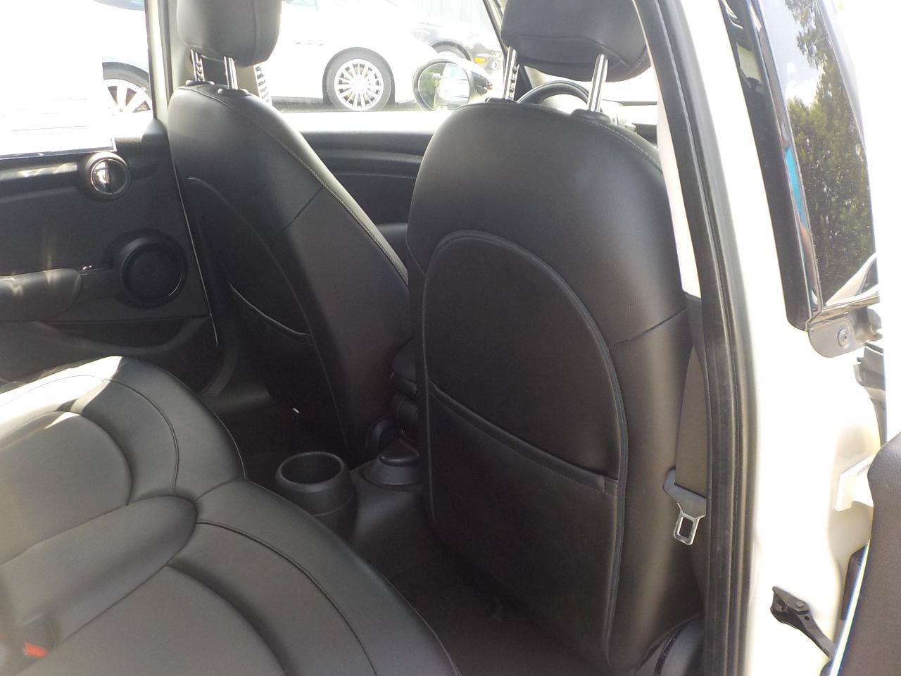 Used 2016 MINI Cooper 4-Door Hardtop FWD image 21