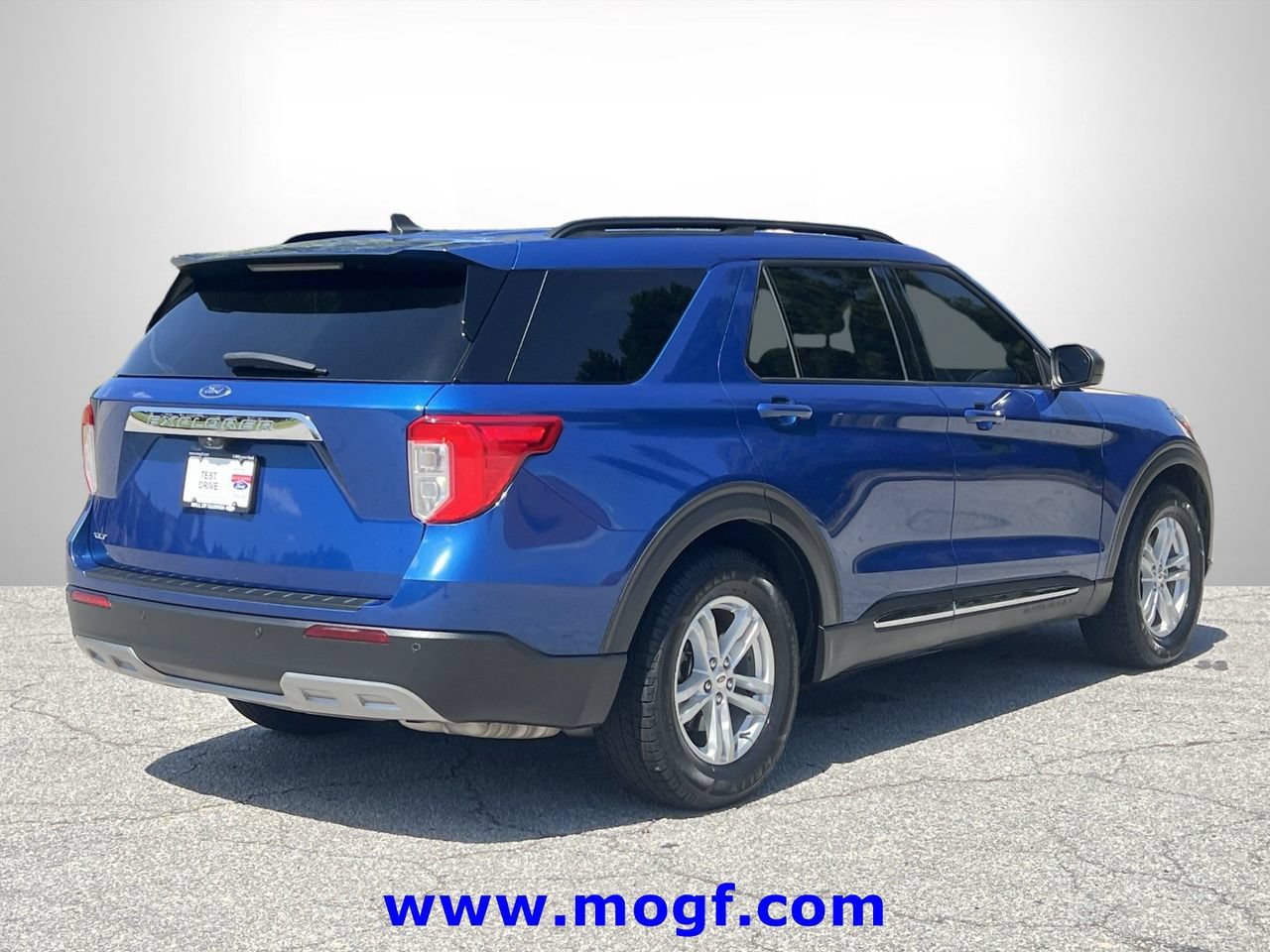 Certified 2023 Ford Explorer XLT w/ Equipment Group 202A RWD image 3