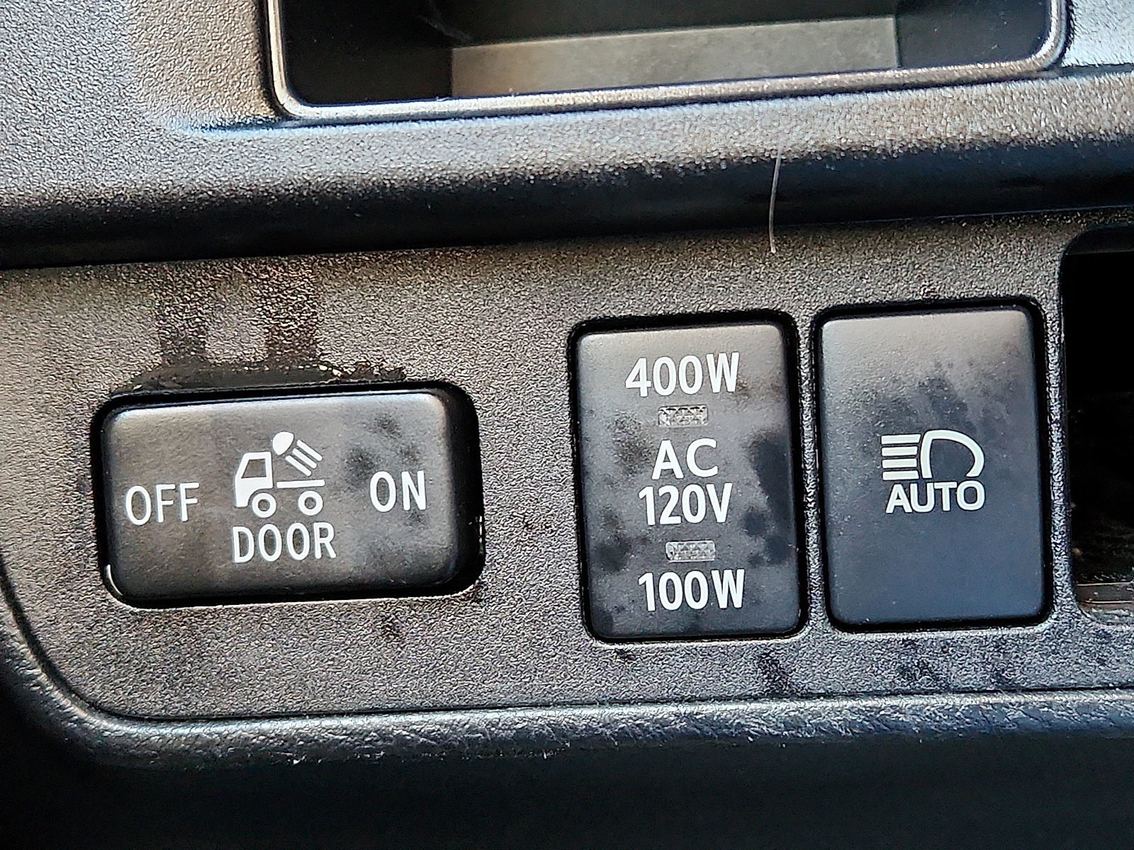 Used 2018 Toyota Tacoma 2WD Double Cab image 25