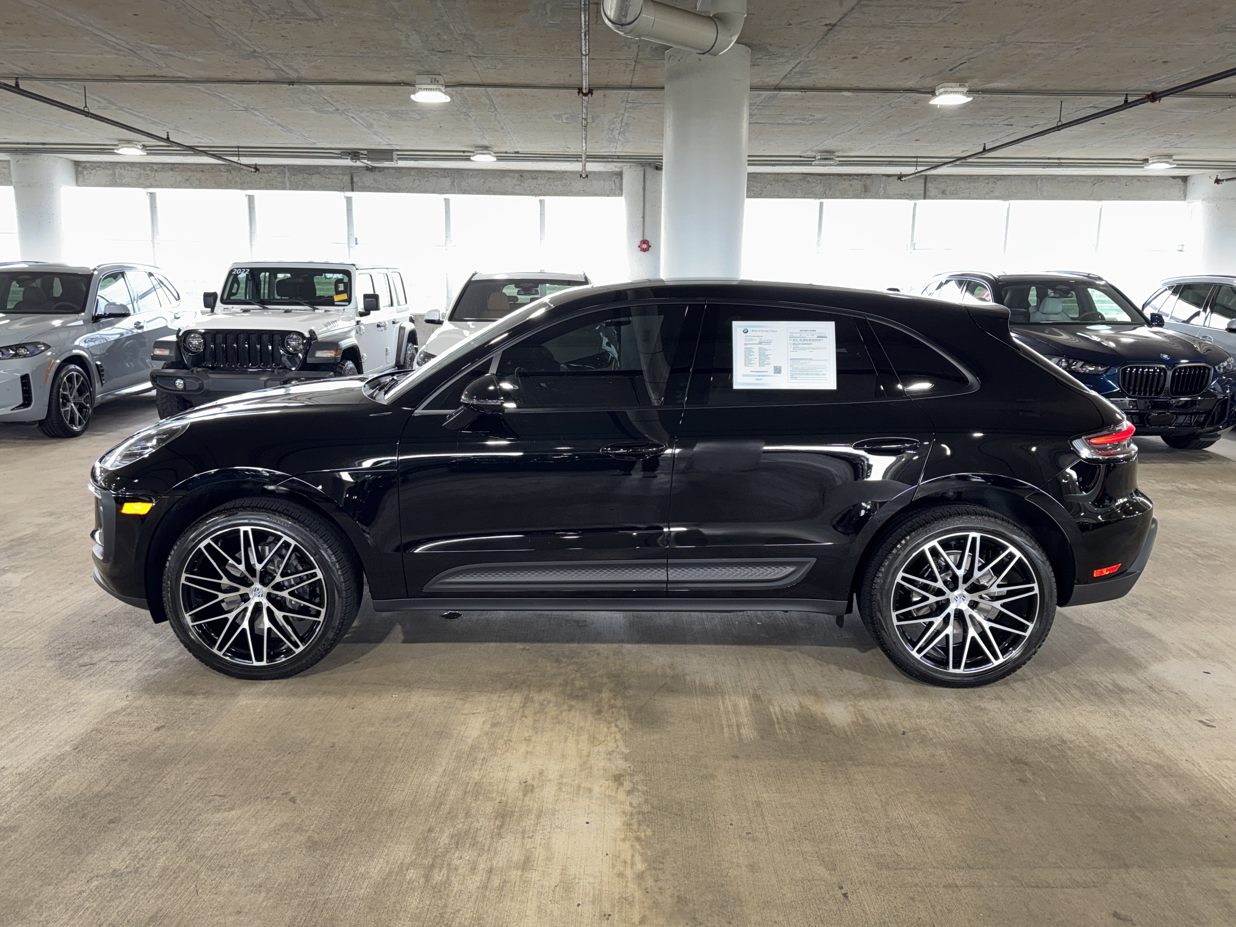 Used 2025 Porsche Macan AWD/4WD image 5