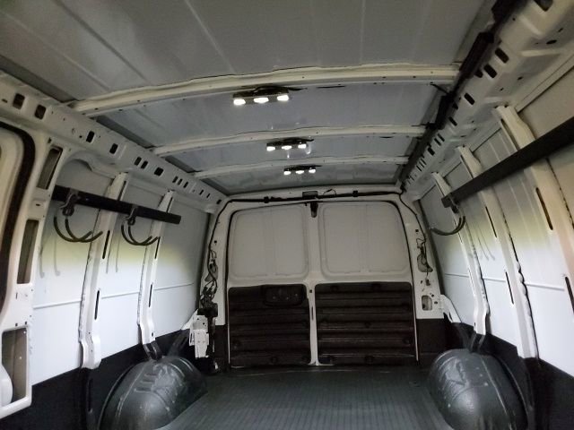 Used 2022 GMC Savana 3500 Extended w/ Driver Convenience Package image 33