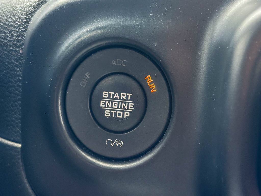 Used 2019 Jeep Wrangler Unlimited Sahara AWD/4WD image 23