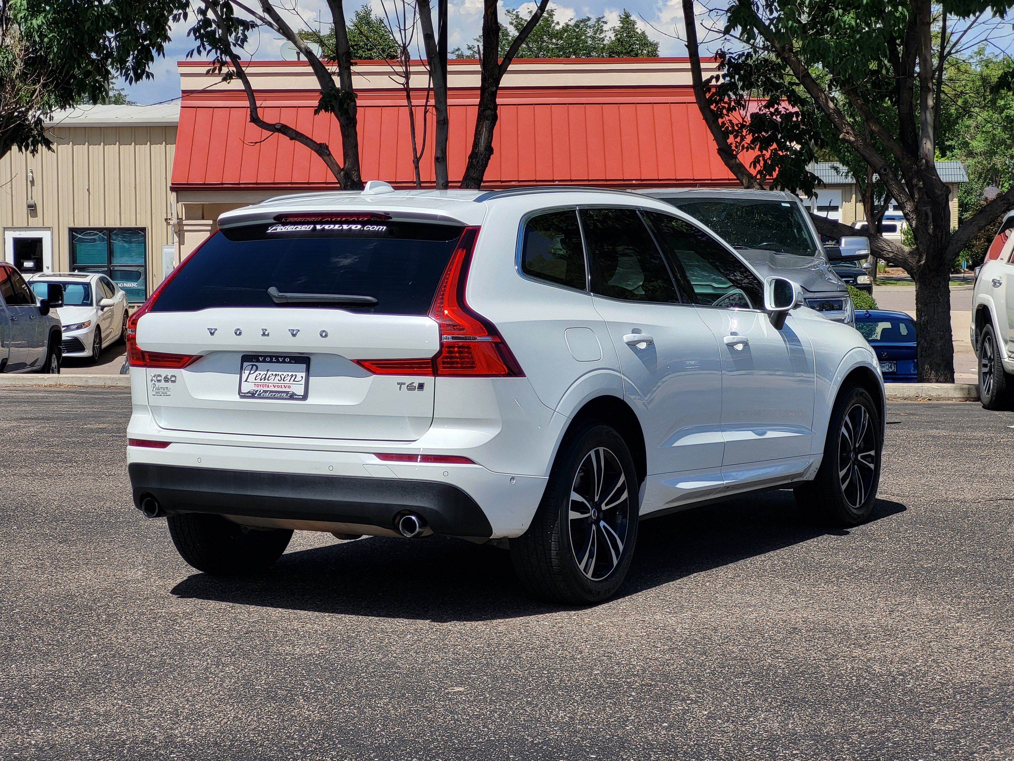 Used 2019 Volvo XC60 T6 Momentum w/ Advanced Package AWD/4WD image 4