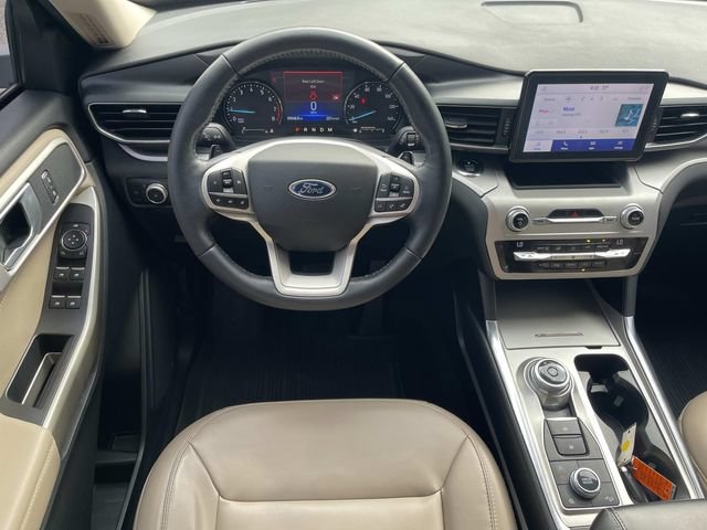 Used 2021 Ford Explorer XLT w/ Equipment Group 202A AWD/4WD image 14