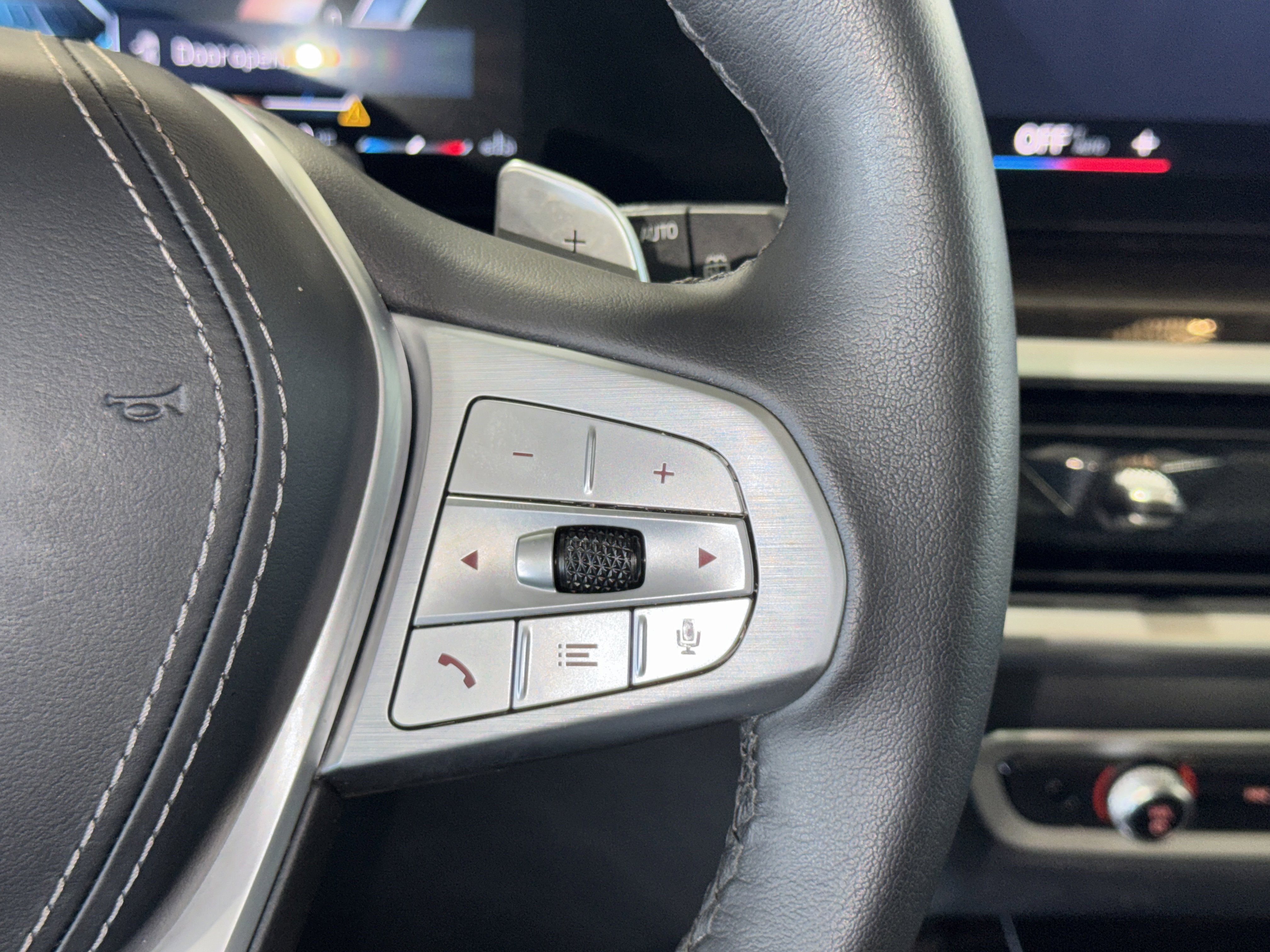 Used 2023 BMW X7 xDrive40i w/ Premium Package image 24