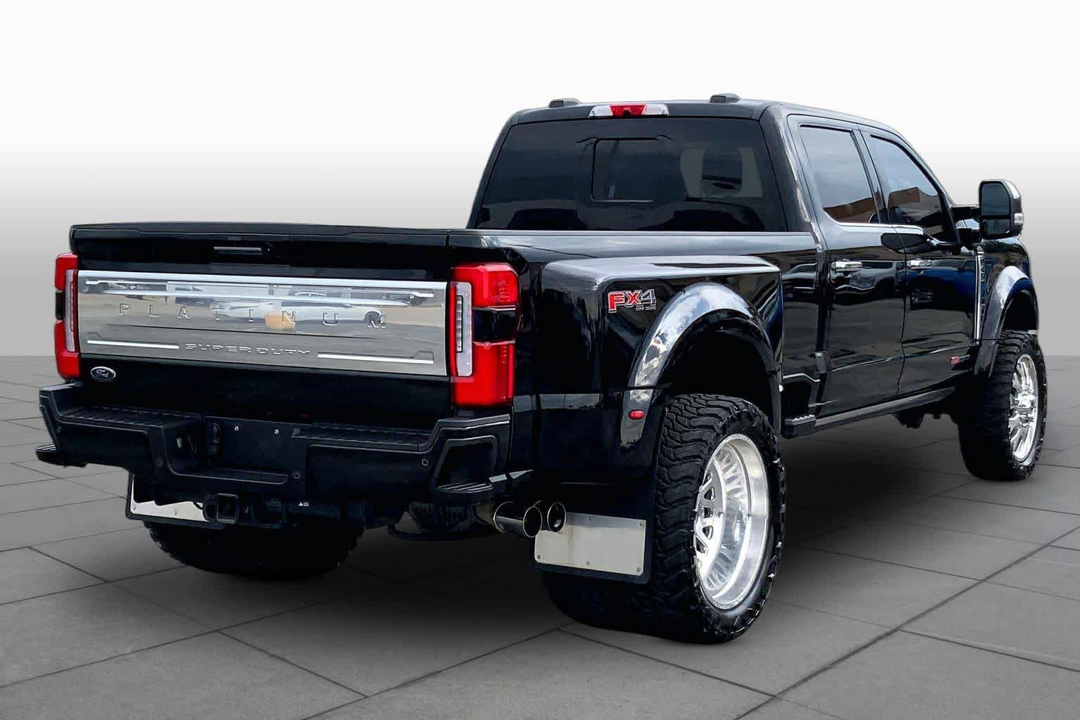 Certified 2023 Ford F450 Platinum w/ FX4 Off-Road Package AWD/4WD image 13