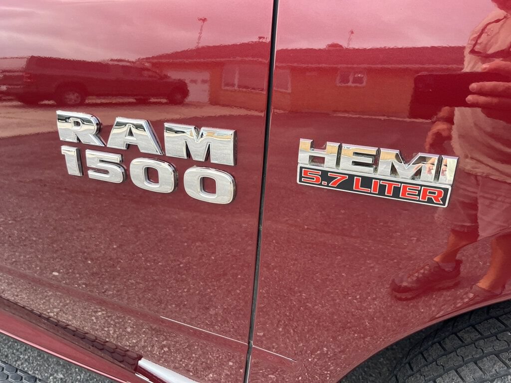 Used 2017 RAM 1500 Express AWD/4WD image 9
