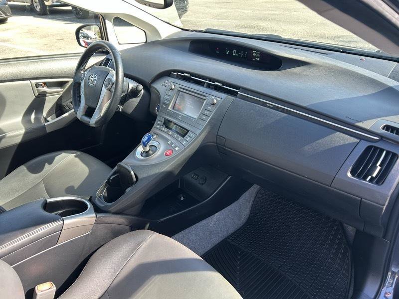 Used 2015 Toyota Prius Five FWD image 9