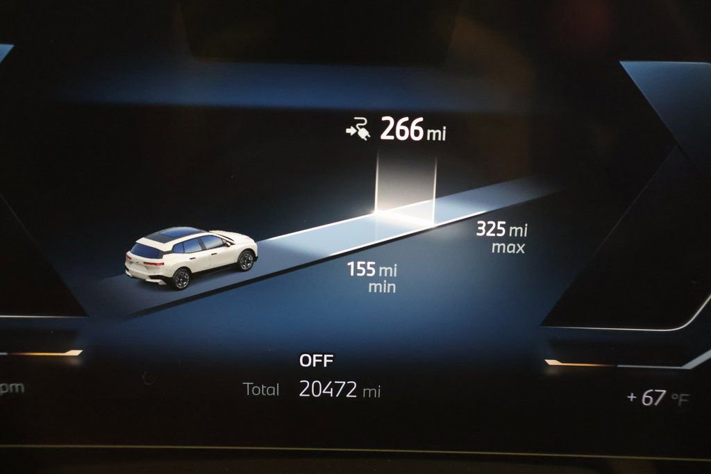 Used 2024 BMW iX xDrive50 w/ Sport Package image 16