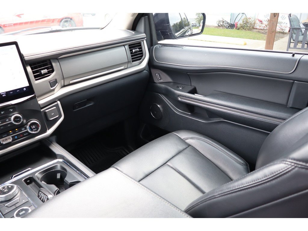 Used 2022 Ford Expedition Max XLT AWD/4WD image 34