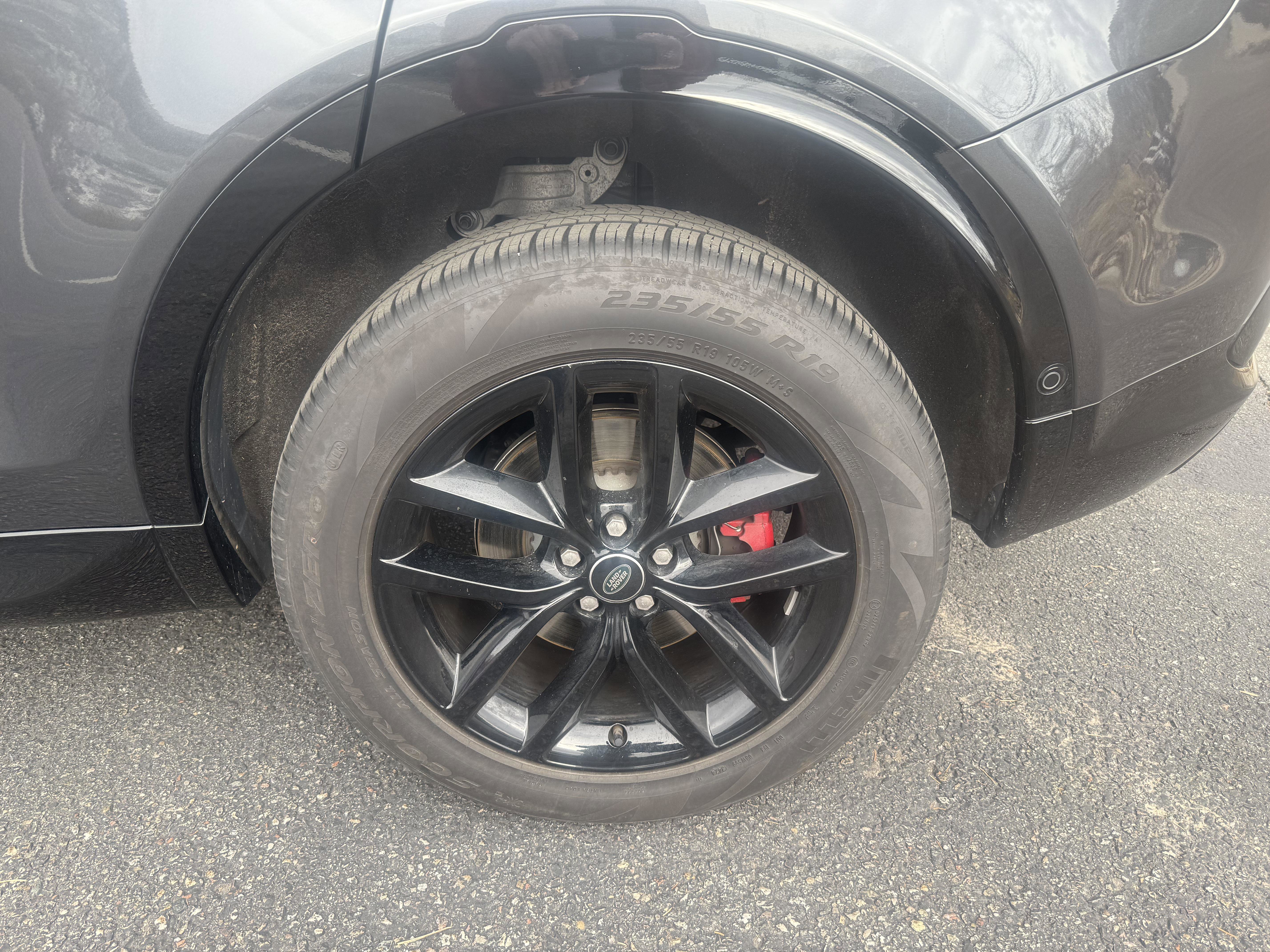 Used 2025 Land Rover Discovery Sport Dynamic SE image 8