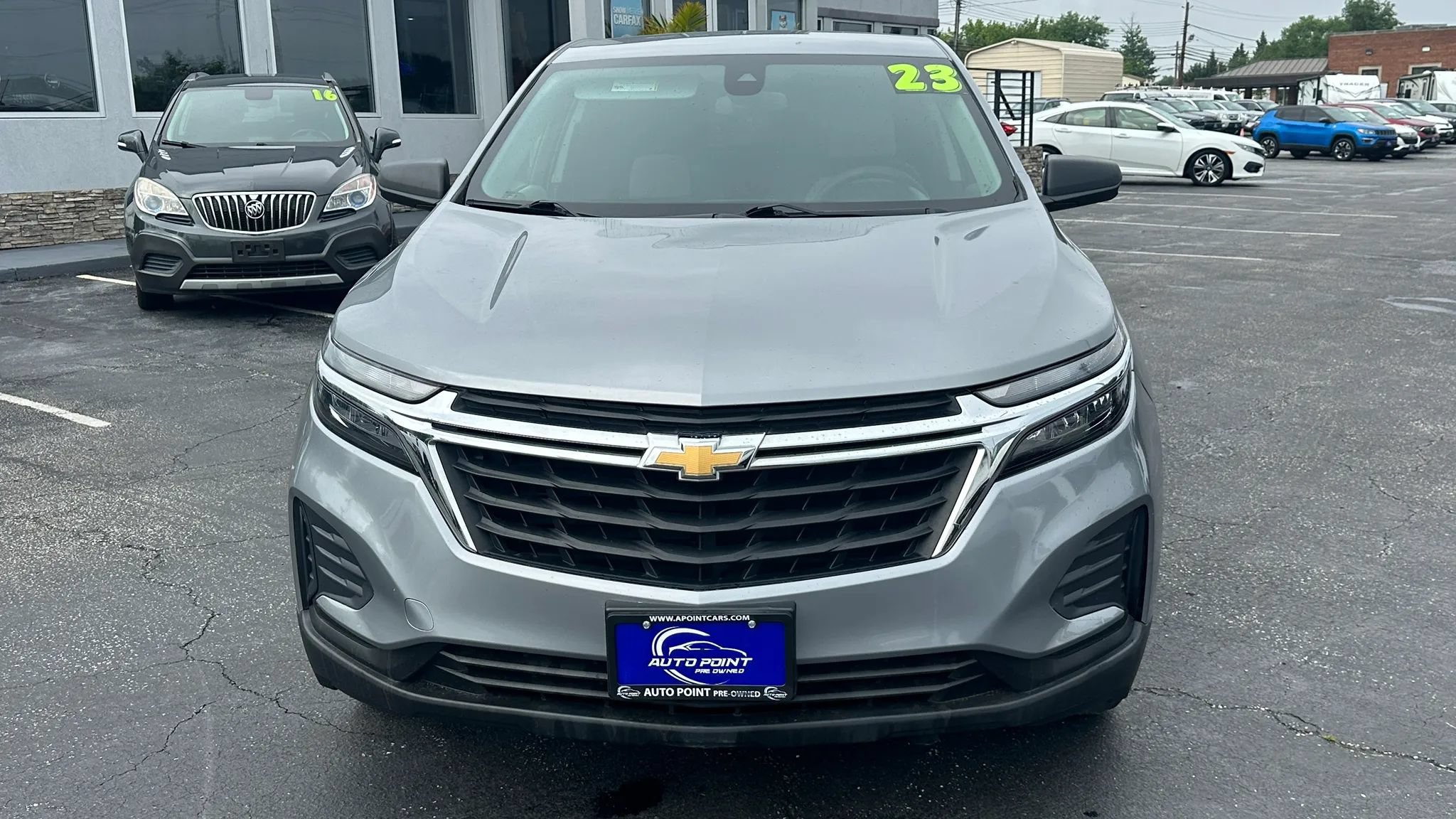 Used 2023 Chevrolet Equinox LS AWD/4WD image 2