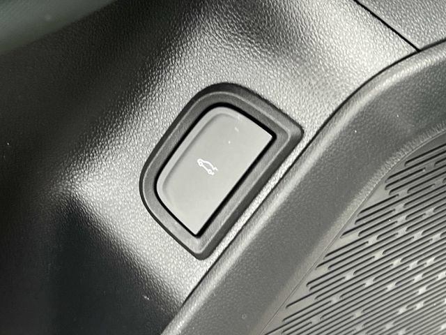 New 2026 GMC Terrain AT4 w/ Convenience Package III image 17