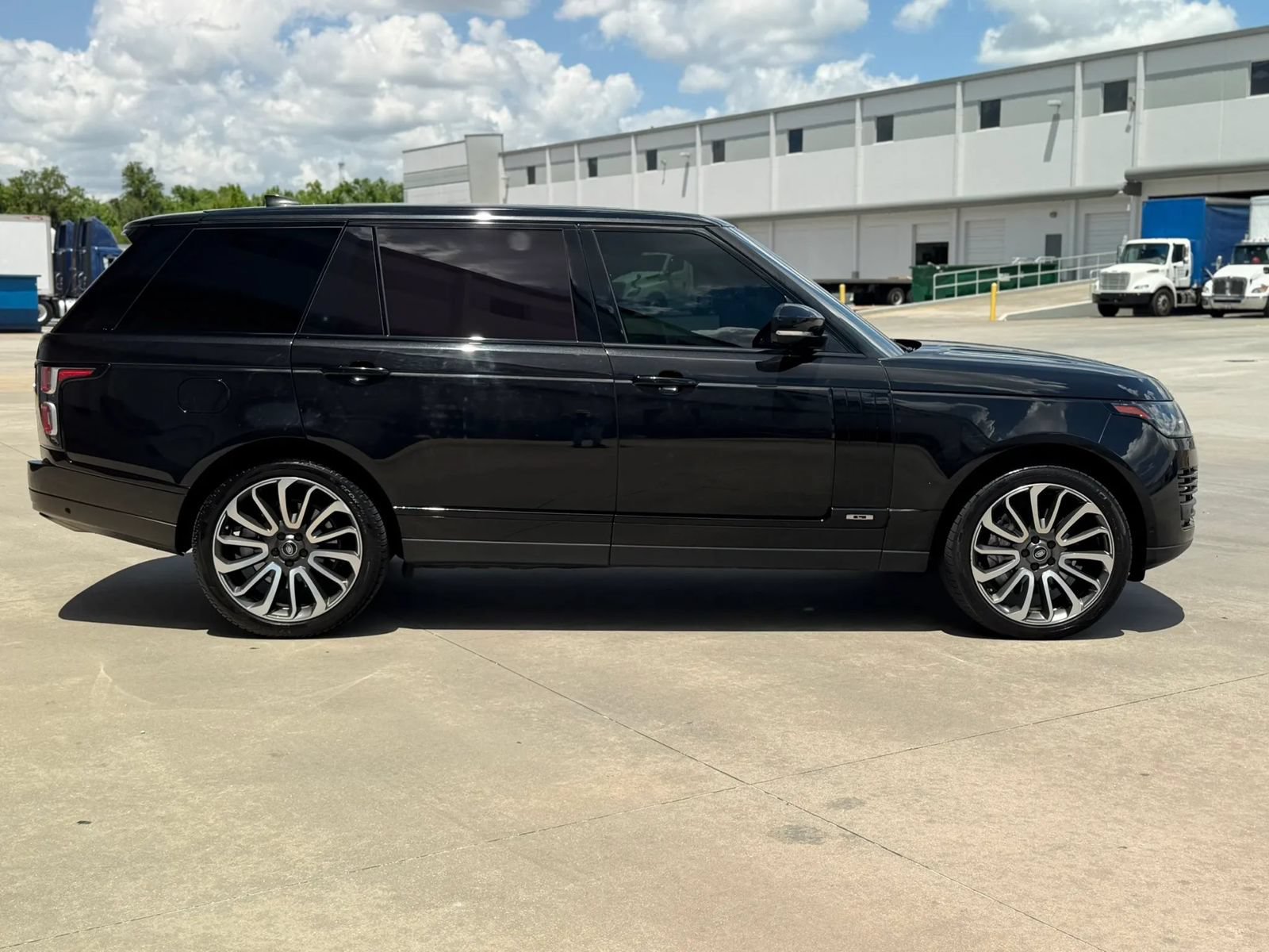 Used 2019 Land Rover Range Rover Long Wheelbase Supercharged AWD/4WD image 6