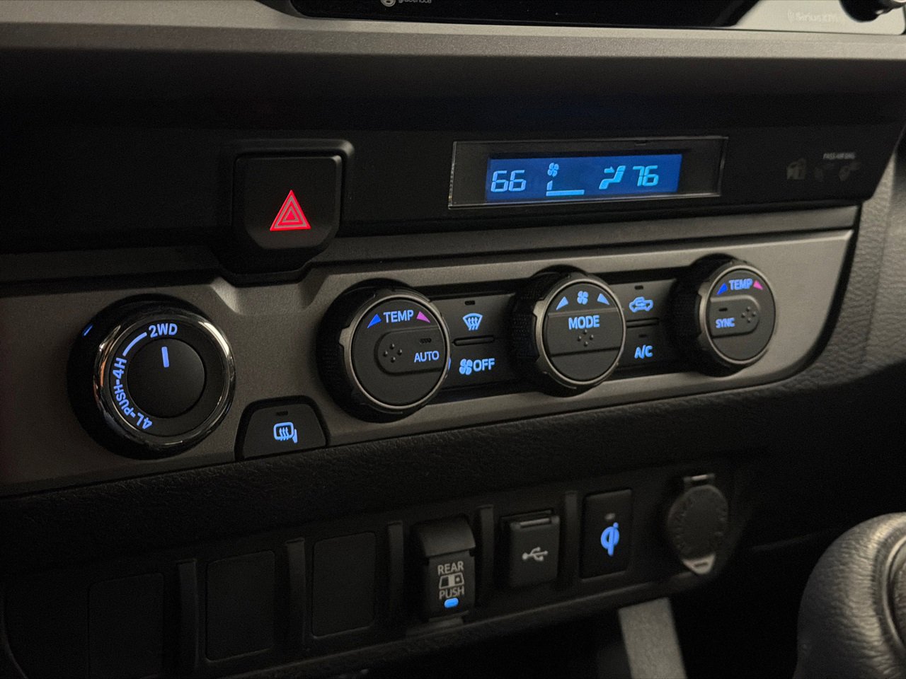 Used 2022 Toyota Tacoma TRD Off-Road image 27