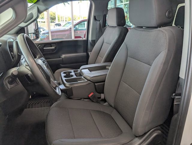 Used 2022 Chevrolet Silverado 2500 Custom w/ Custom Value Package image 5