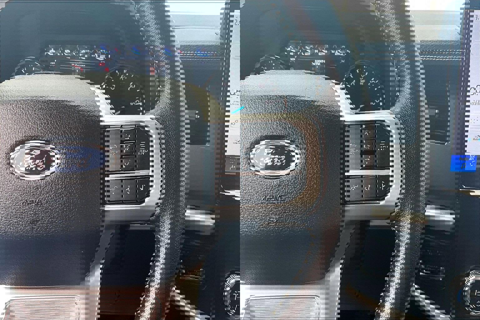 Used 2024 Ford Expedition XLT image 24