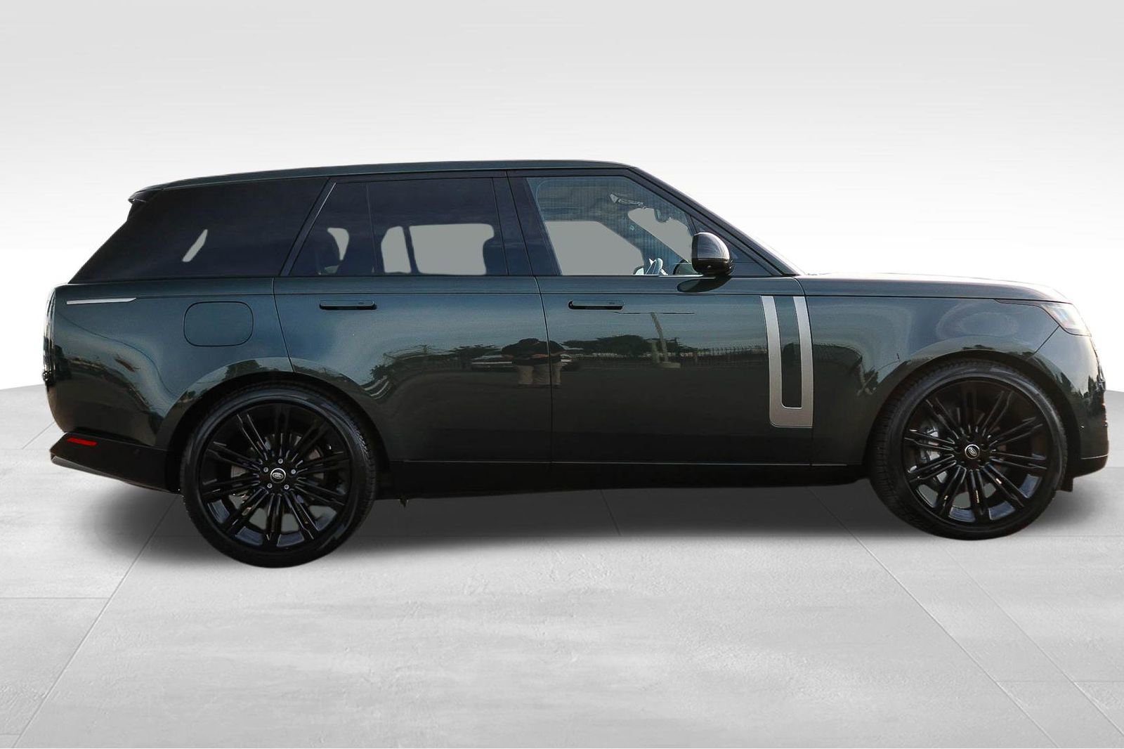 Certified 2024 Land Rover Range Rover SE AWD/4WD image 4