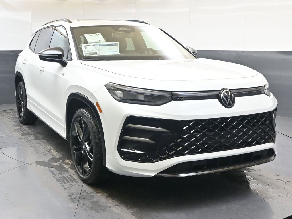 New 2026 Volkswagen Tiguan SE R-Line image 8