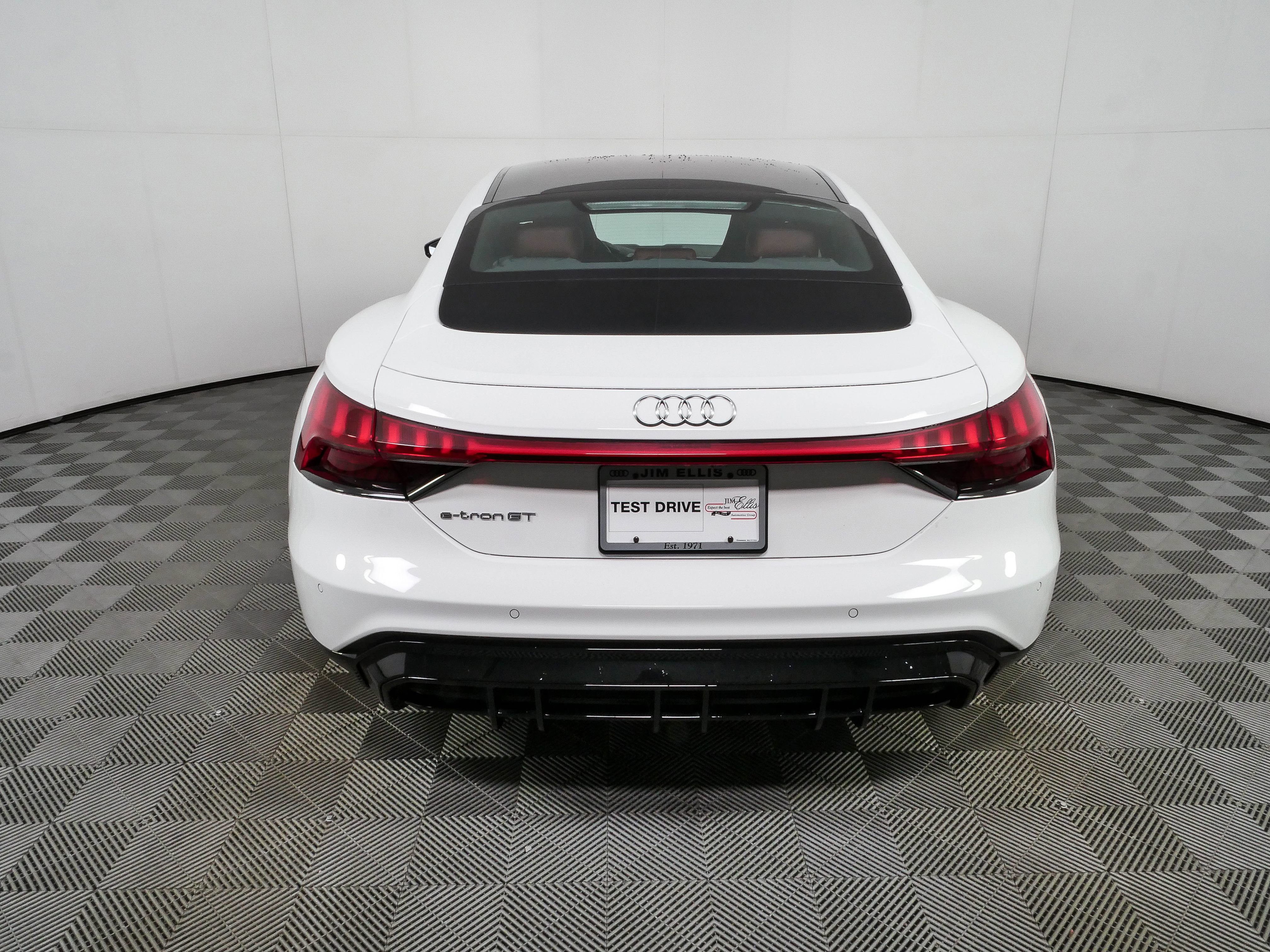 Used 2023 Audi e-tron GT Prestige w/ Prestige Package AWD/4WD image 30