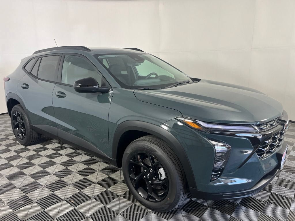 New 2026 Chevrolet Trax LT w/ Driver Confidence Package FWD image 1