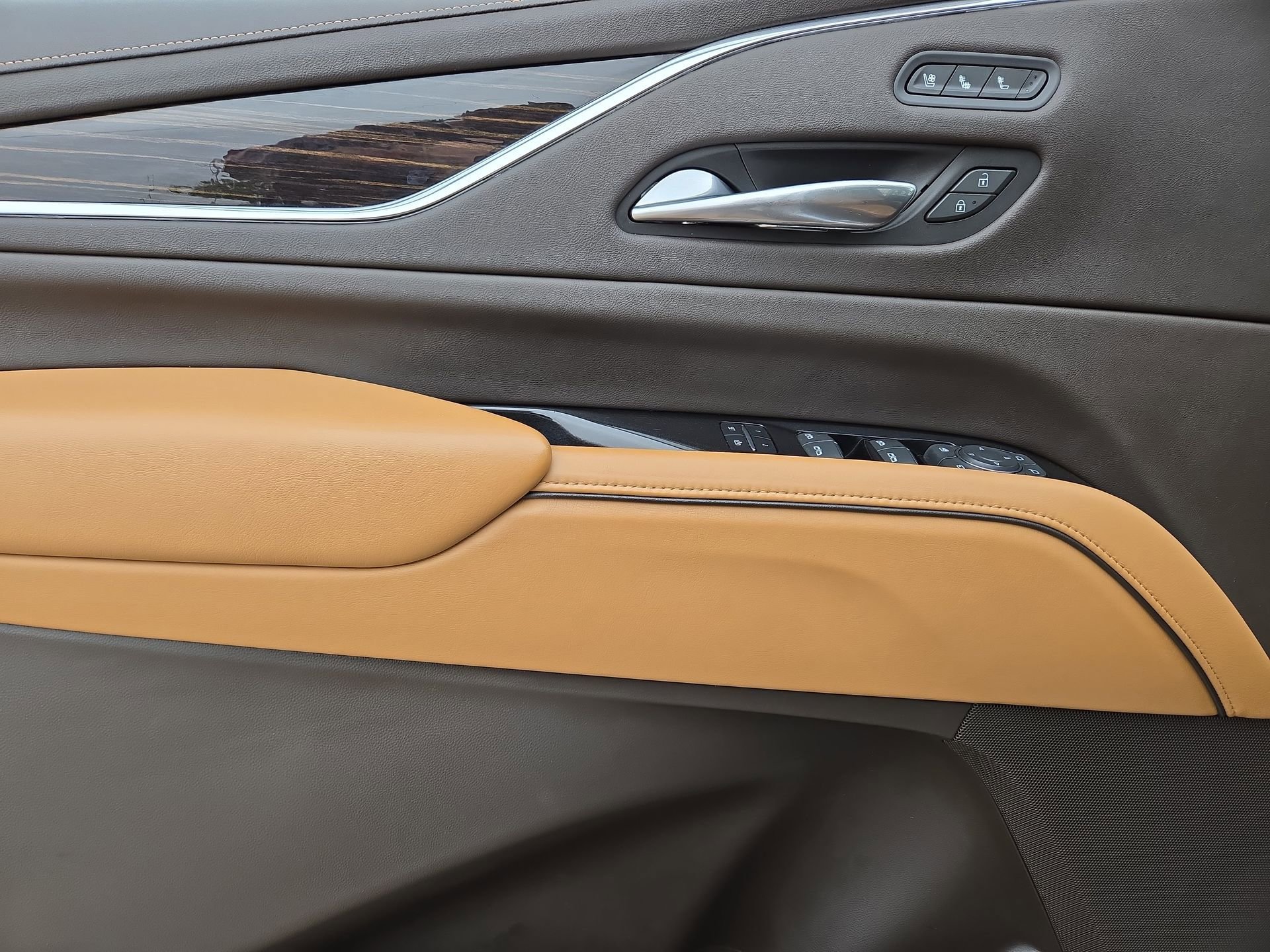 Used 2021 Cadillac Escalade Sport w/ Driver Assist Tech Package AWD/4WD image 15