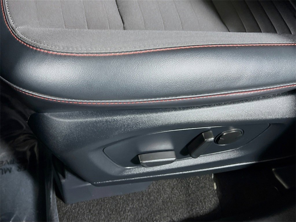 Used 2025 Ford Explorer ST-Line w/ ST-Line Street Pack image 18