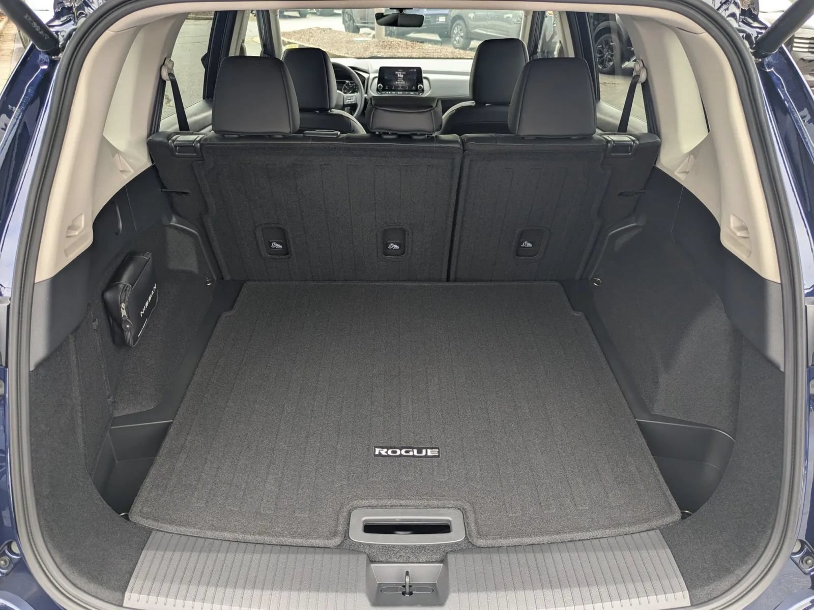 Used 2026 Nissan Rogue Dark Armor FWD image 16