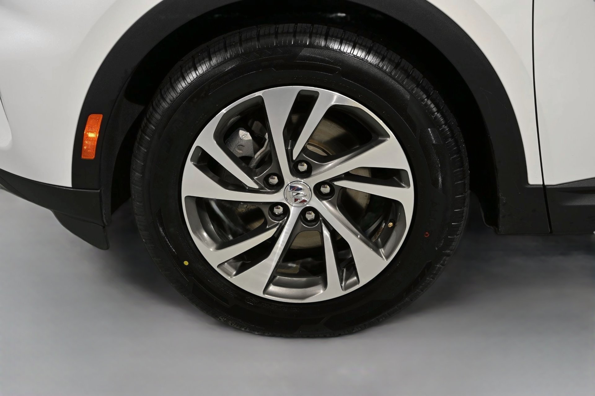 Used 2023 Buick Envision Essence AWD/4WD image 38