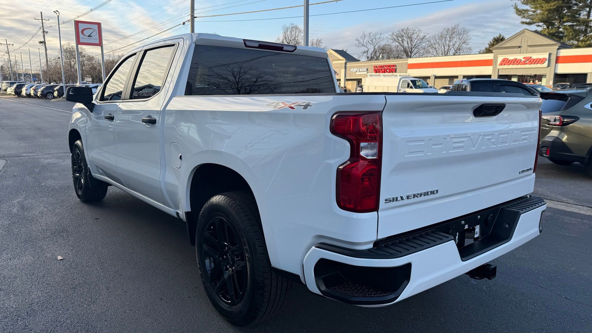 Used 2023 Chevrolet Silverado 1500 Custom image 5