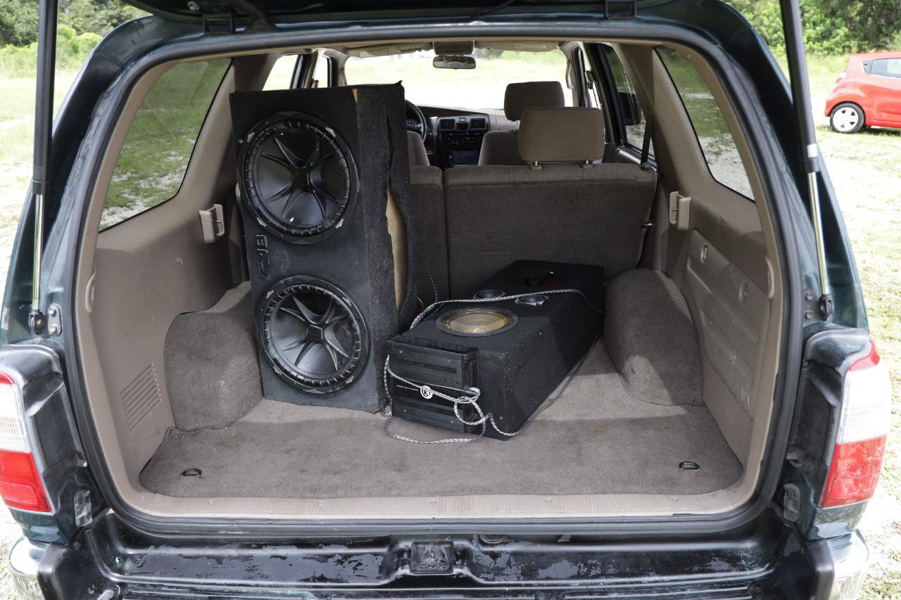 Used 2000 Toyota 4Runner SR5 w/ Upgrade Value Pkg 2 RWD image 23