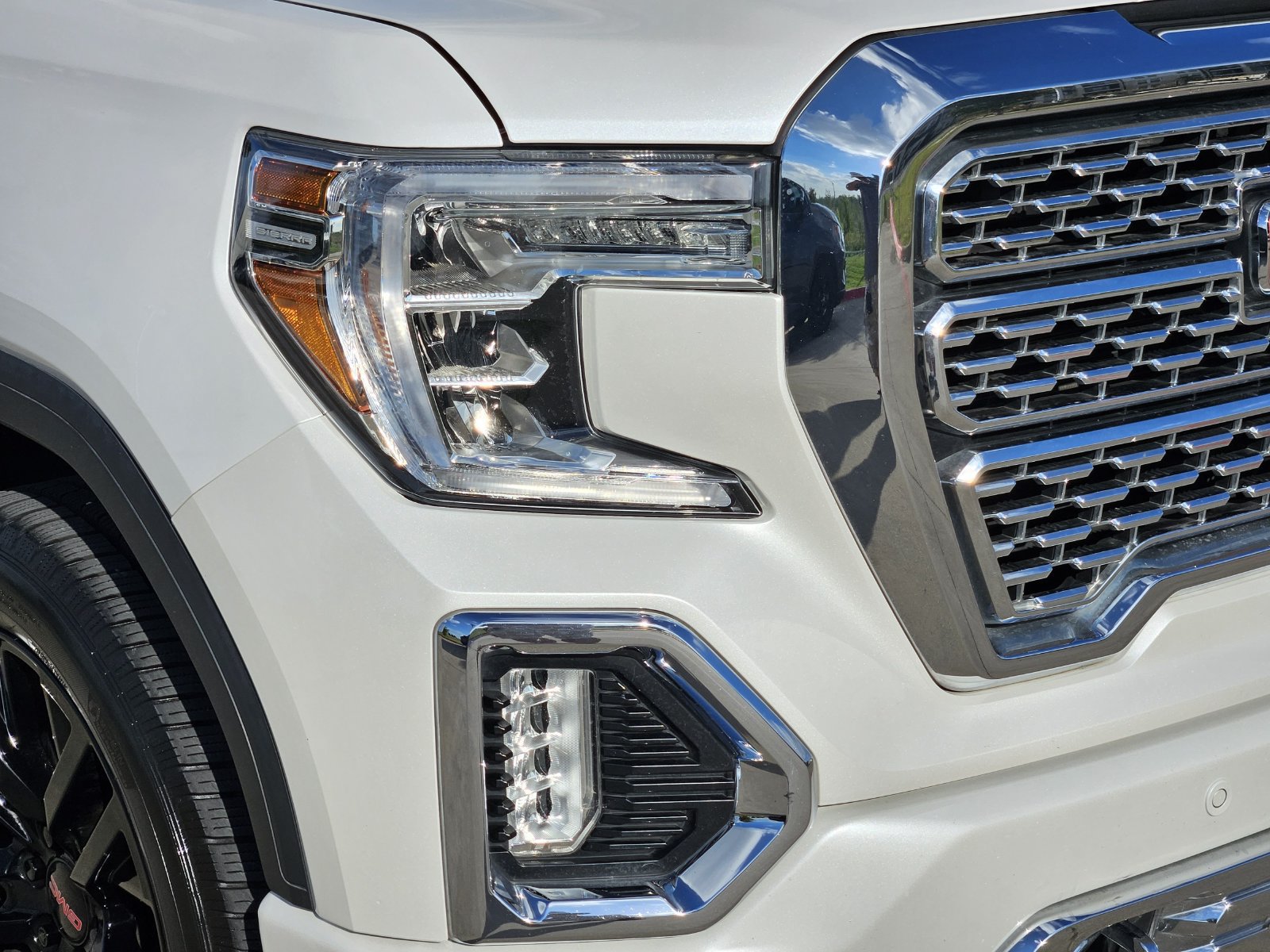 Certified 2019 GMC Sierra 1500 Denali w/ Denali Ultimate Package AWD/4WD image 10