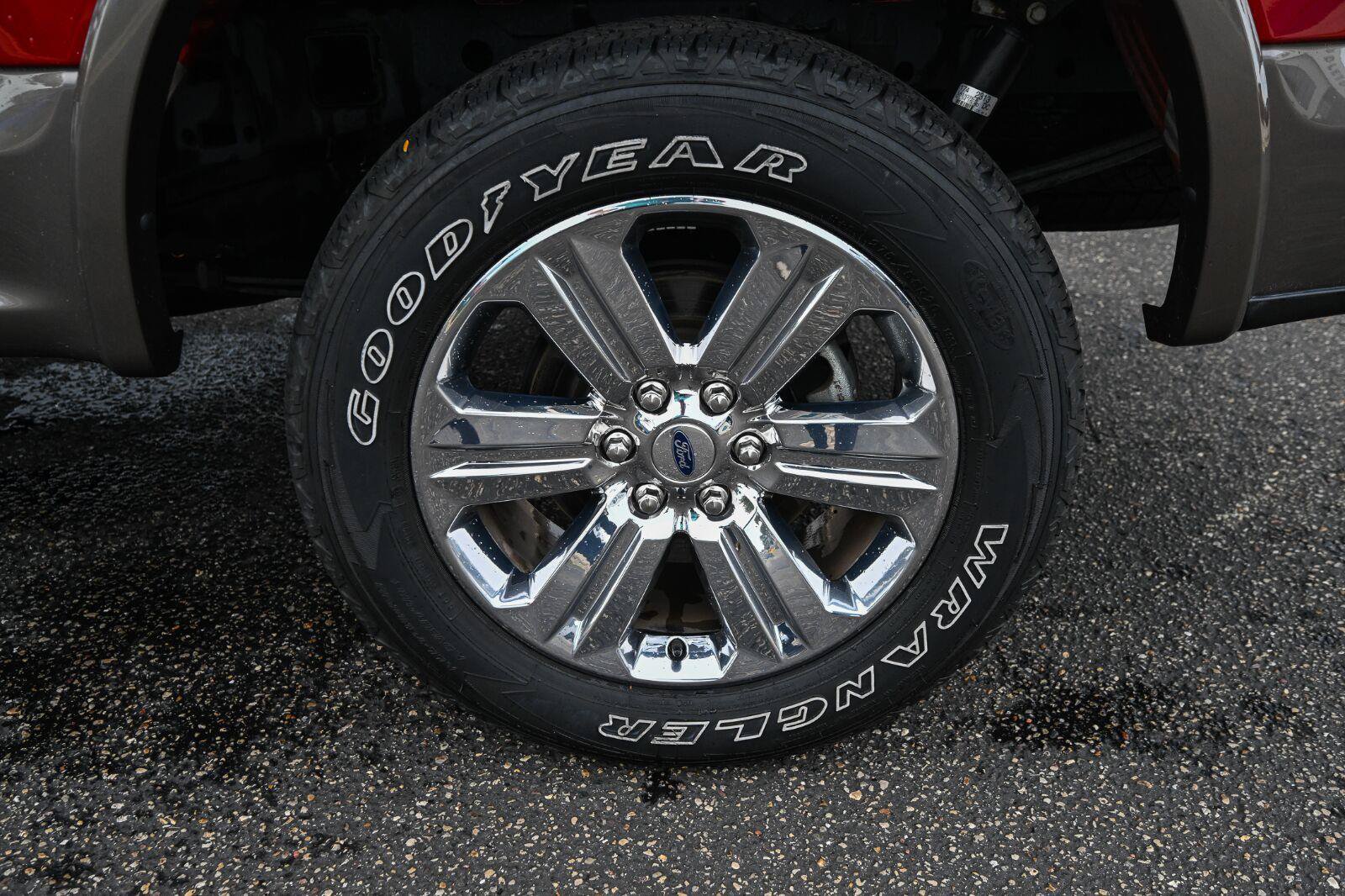 Certified 2019 Ford F150 Lariat w/ Equipment Group 502A Luxury AWD/4WD image 12
